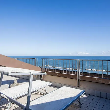 Caravelle Hotel