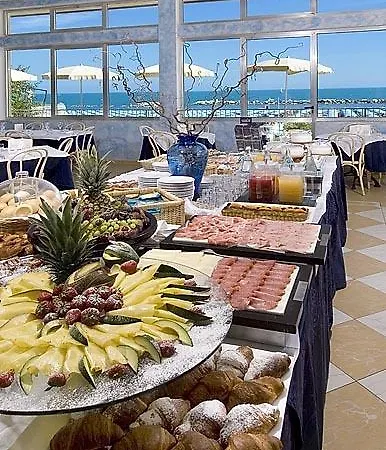 Caravelle Hotel