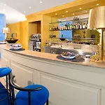 Caravelle Hotel 4*