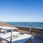Caravelle Hotel