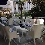 Caravelle Hotel