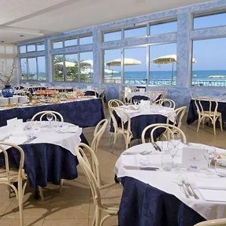 Hotel Caravelle 4*