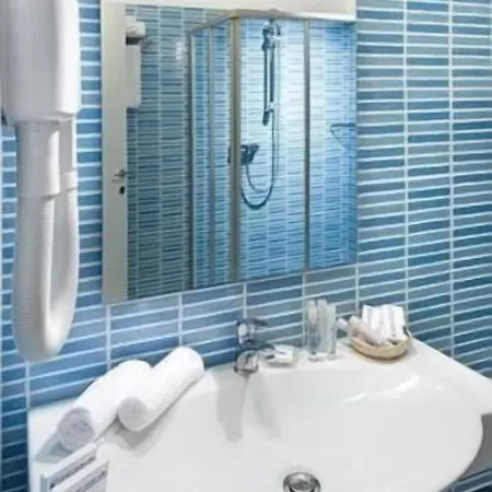 Caravelle מלון 4*