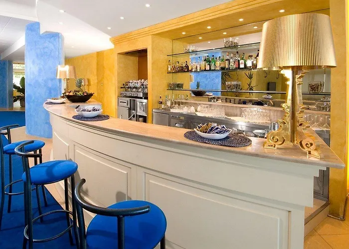 Caravelle Hotel 4*