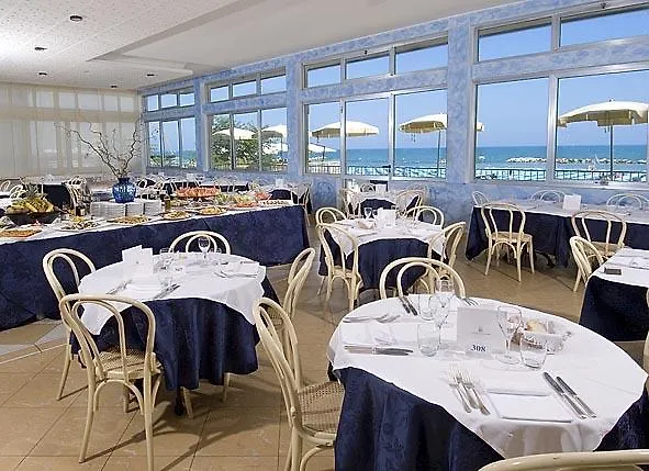 Hotel Caravelle